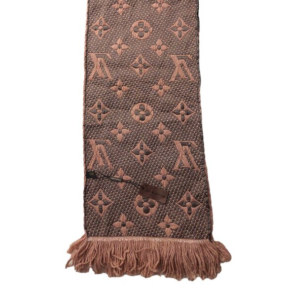 Louis Vuitton LV Dusty Rose Pink Gray Shine Monogram Logomania Scarf Pre-Owned - Picture 4 of 13
